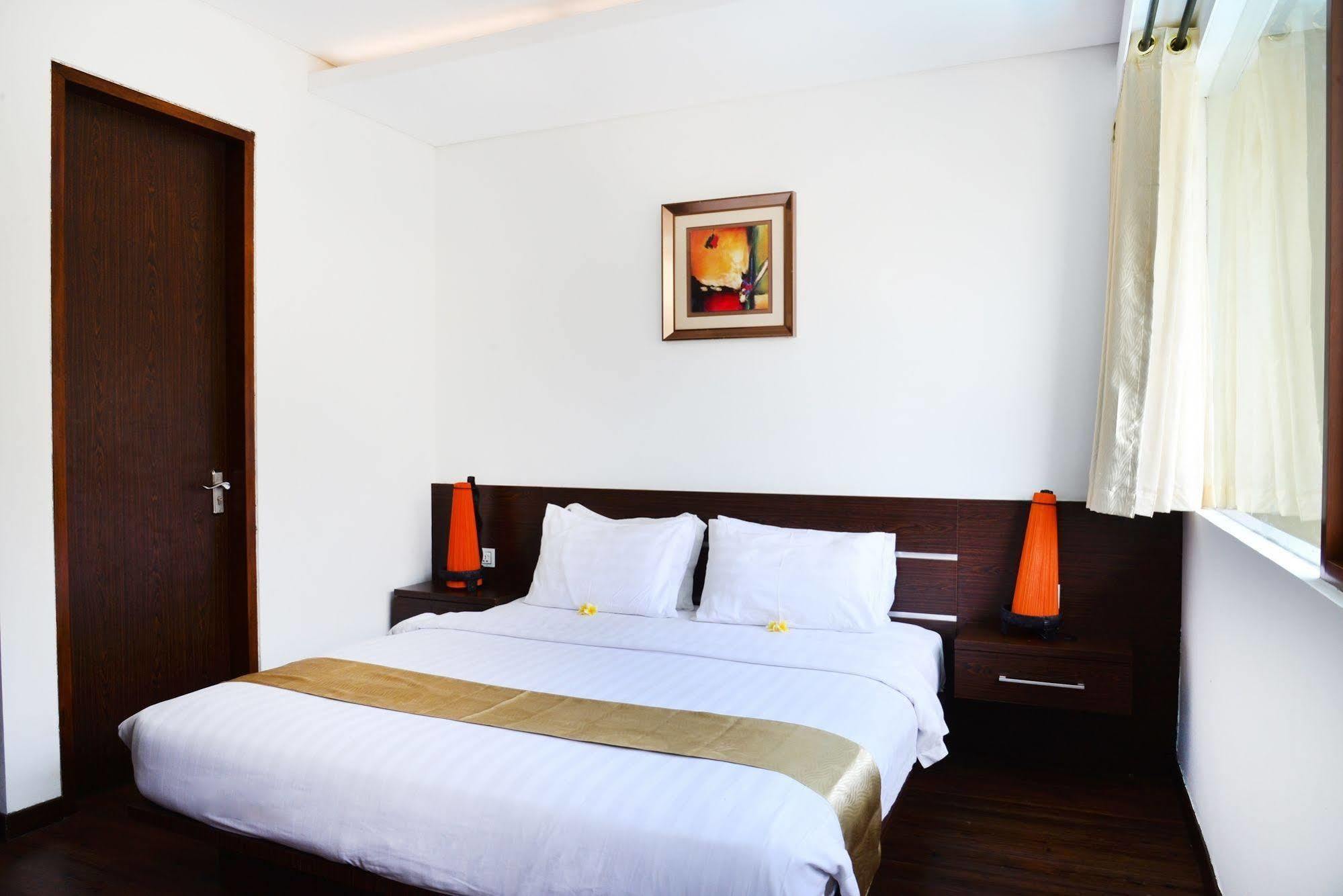 Devata Suites And Residence Легиан Екстериор снимка